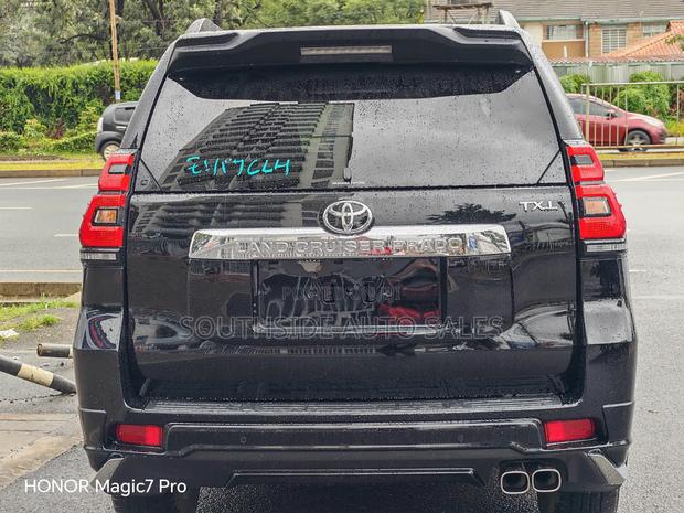 Toyota Land Cruiser Prado 2.7 2021 Black