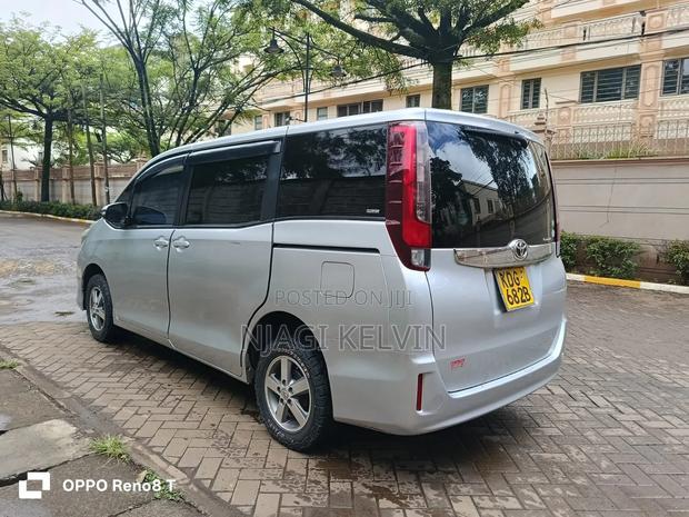 Toyota Noah 2015 Silver