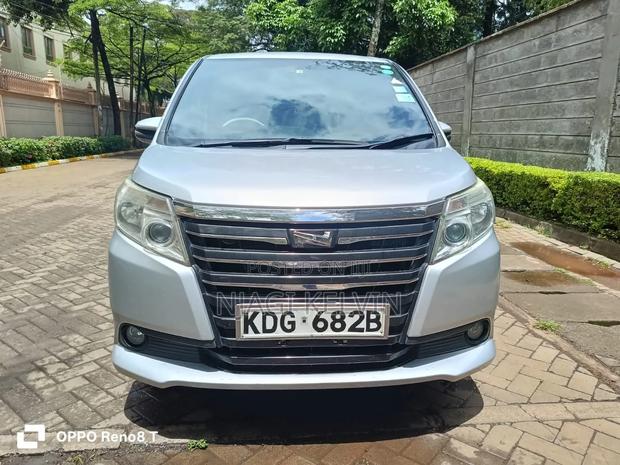 Toyota Noah 2015 Silver