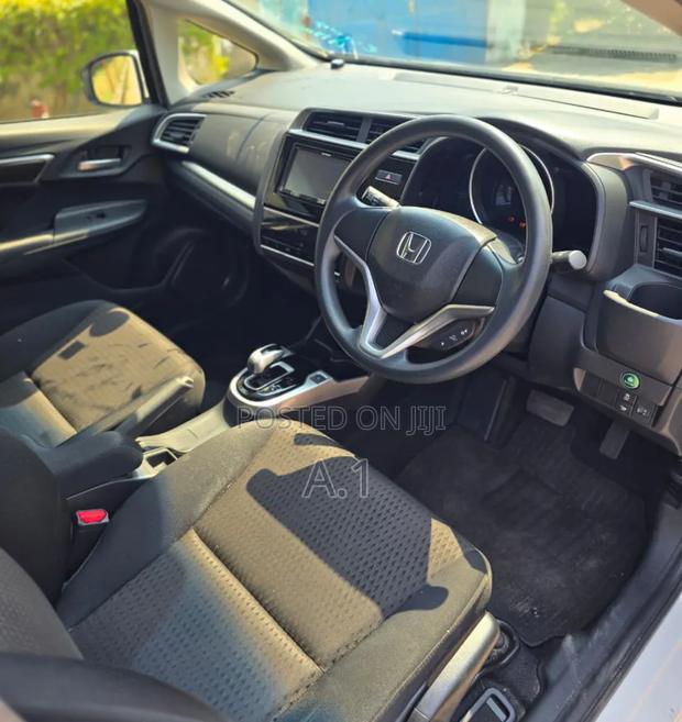 Honda Fit EX 2018 Pearl