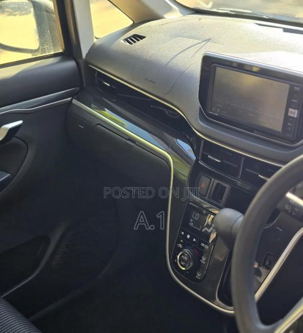 Daihatsu Move 2019 Blue