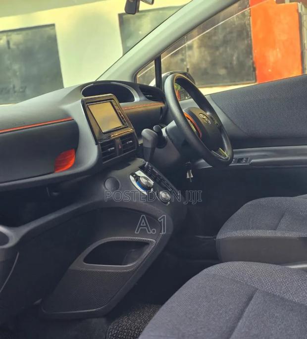 Toyota Sienta 1.5 Hybrid FWD (6-seater) 2019 Pearl