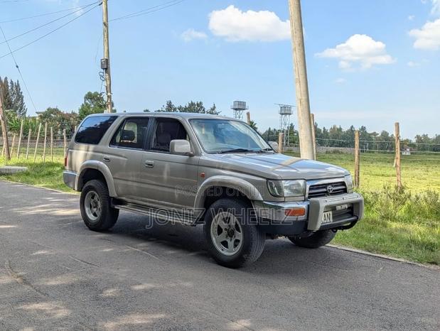 Toyota Hilux Surf 2.7 SSR 1996 Beige