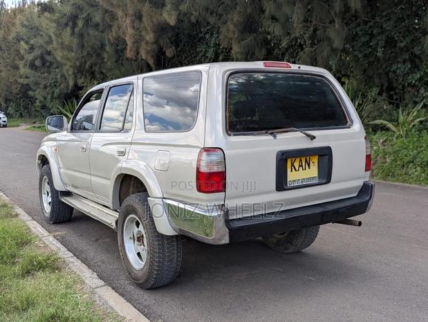 Toyota Hilux Surf 2.7 SSR 1996 Beige
