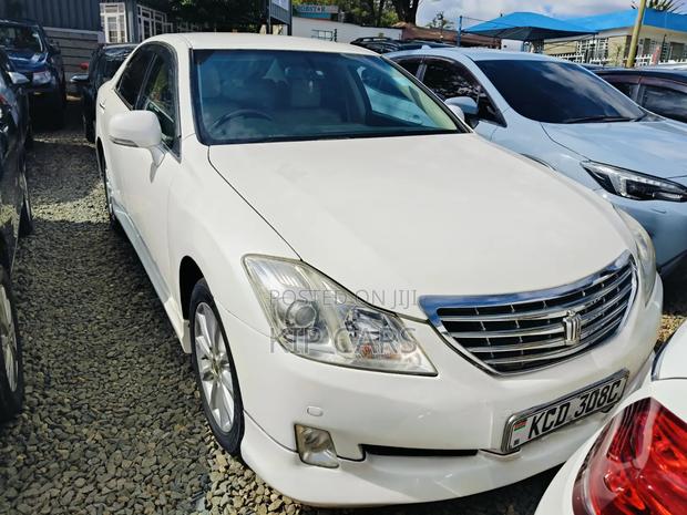 Toyota Crown 2008 White