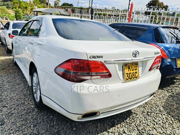 Toyota Crown 2008 White