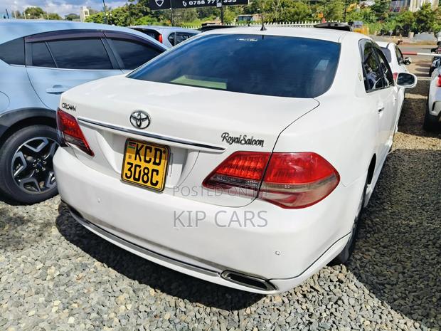 Toyota Crown 2008 White