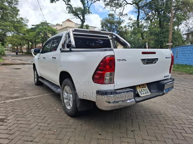 Toyota Hilux Revo Double Cab Deisel 2.8 AWD 2018 White