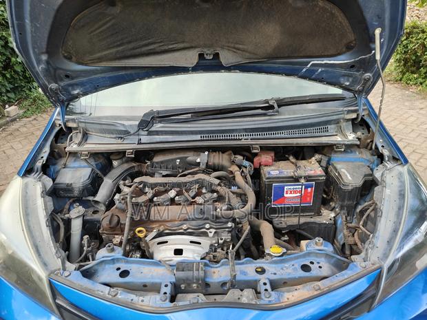 Toyota Vitz 1.3 FWD 5dr 2015 Blue