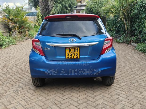 Toyota Vitz 1.3 FWD 5dr 2015 Blue