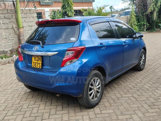 Toyota Vitz 1.3 FWD 5dr 2015 Blue