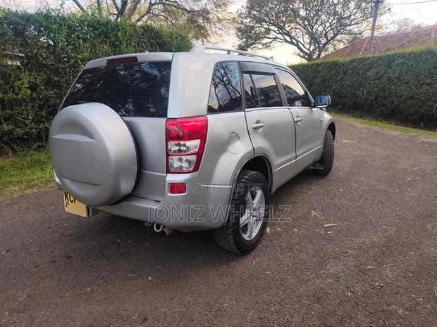 Suzuki Escudo 2008 Silver