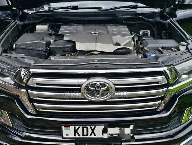 Toyota Land Cruiser 4.6 V8 ZX 2010 Black