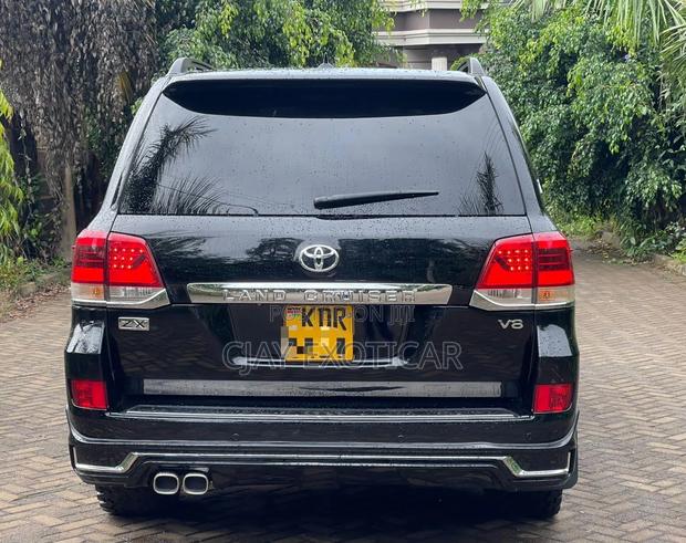 Toyota Land Cruiser 4.6 V8 ZX 2011 Black