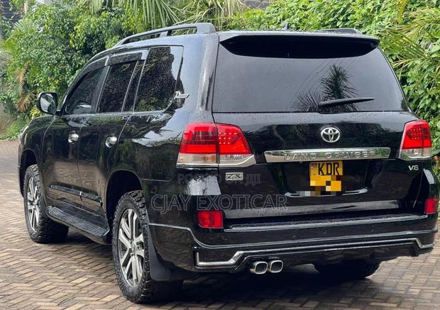 Toyota Land Cruiser 4.6 V8 ZX 2011 Black