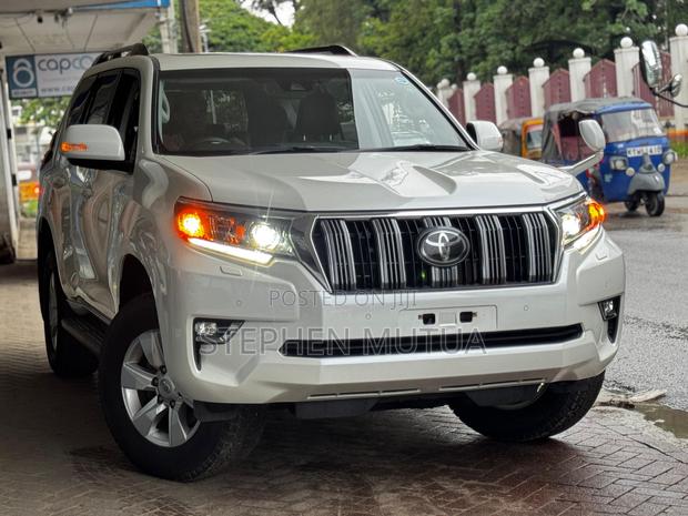 Toyota Land Cruiser Prado 2.8 2019 White