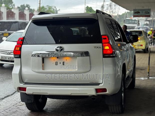 Toyota Land Cruiser Prado 2.8 2019 White