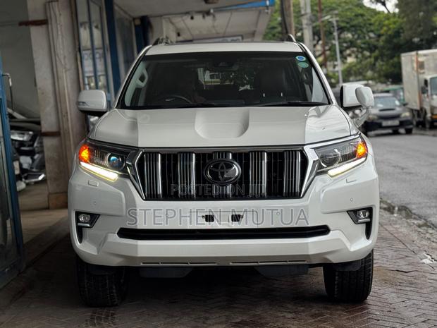 Toyota Land Cruiser Prado 2.8 2019 White