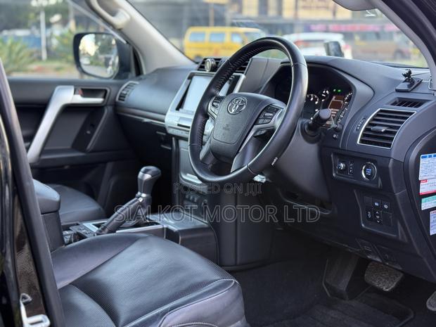 Toyota Land Cruiser Prado 2.8 2019 Black