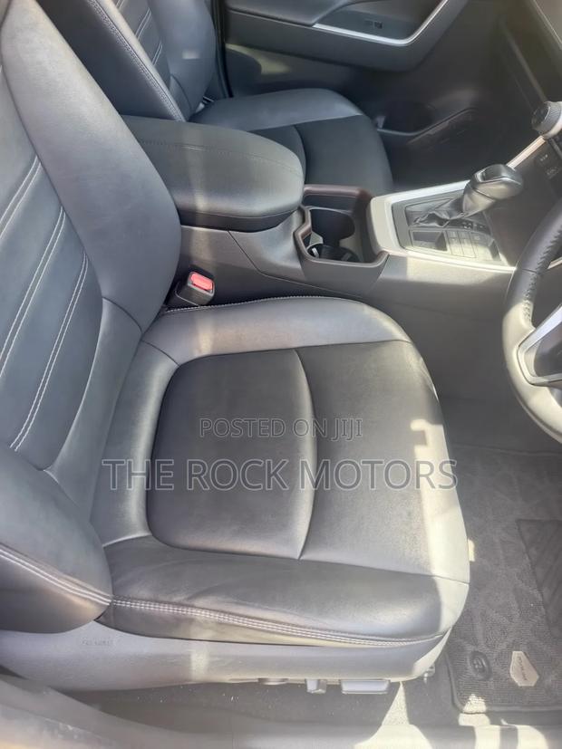 Toyota RAV4 2019 Gray