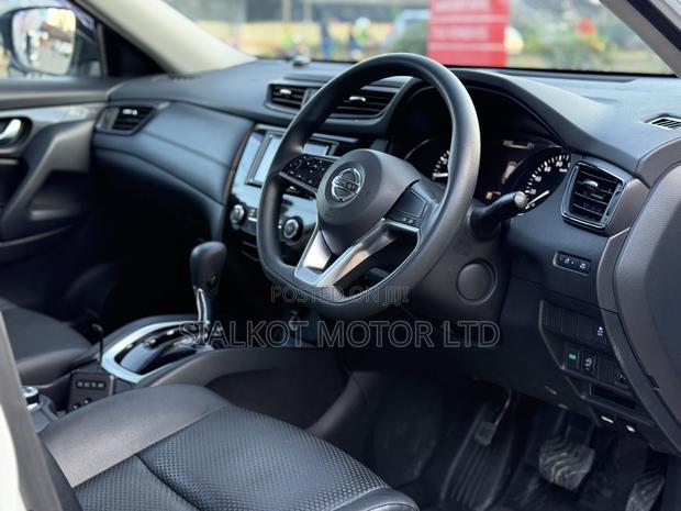 Nissan X-Trail 2.0 Petrol FWD 2019 White