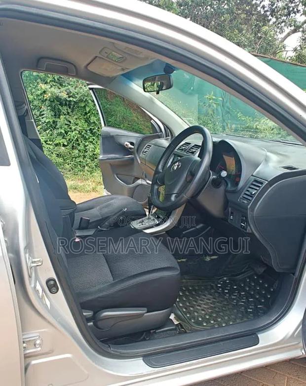 Toyota Corolla Fielder 2011 Silver
