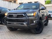 Toyota Hilux SR 4x4 2017 Gray for sale