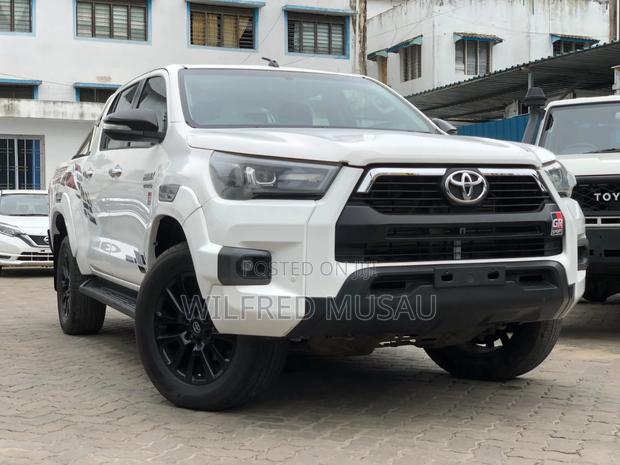 Toyota Hilux 2016 White