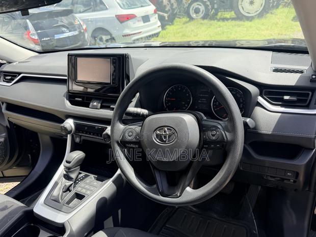 Toyota RAV4 Adventure 4dr SUV (2.5L 4cyl 6A) 2018 Black