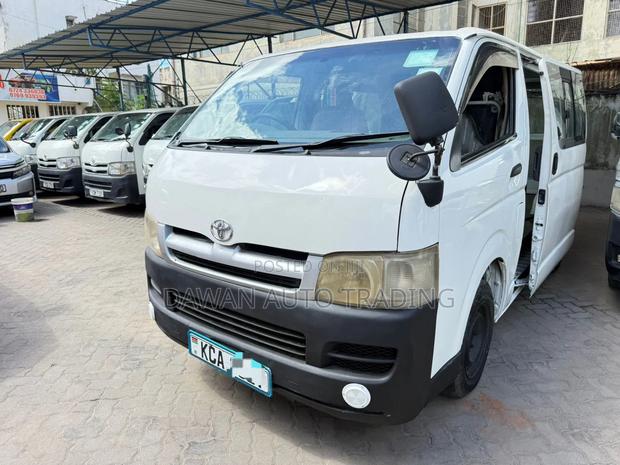 Toyota HiAce 2006 White