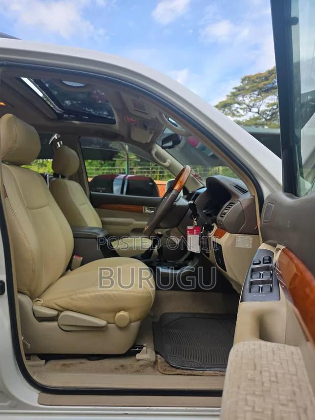Toyota Land Cruiser Prado 2004 White