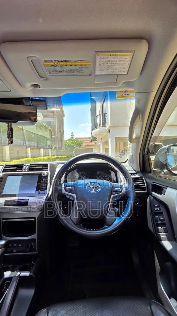 Toyota Land Cruiser Prado 2004 White