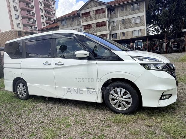Nissan Serena 2018 Pearl