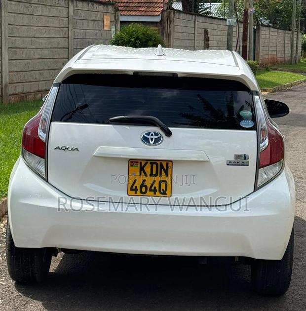 Toyota Aqua 2016 White