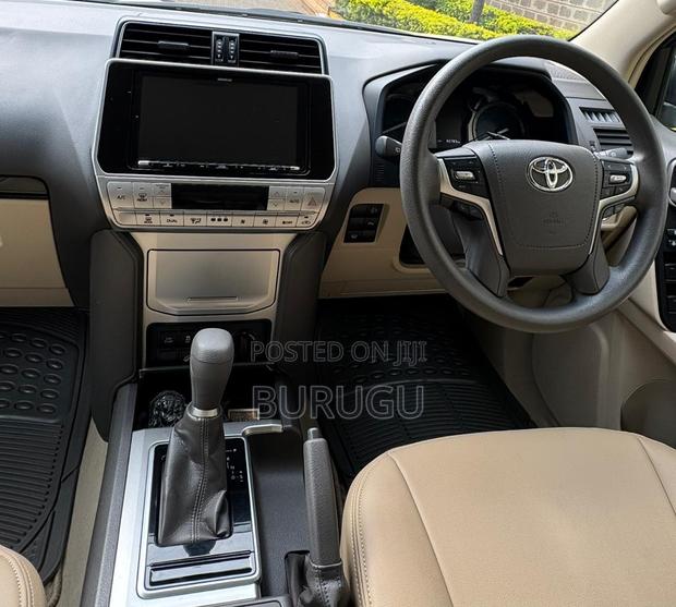 Toyota Land Cruiser Prado 2019 White