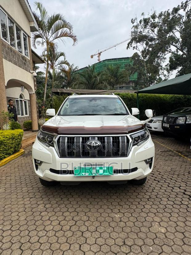 Toyota Land Cruiser Prado 2019 White