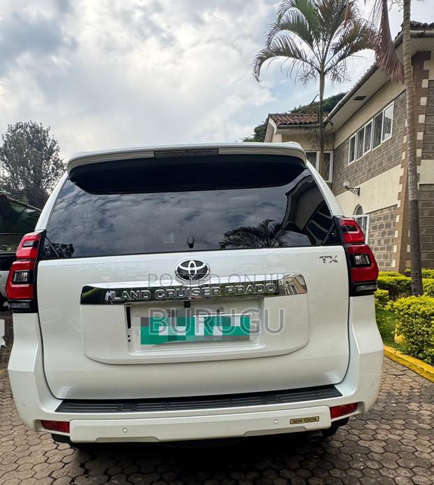 Toyota Land Cruiser Prado 2019 White
