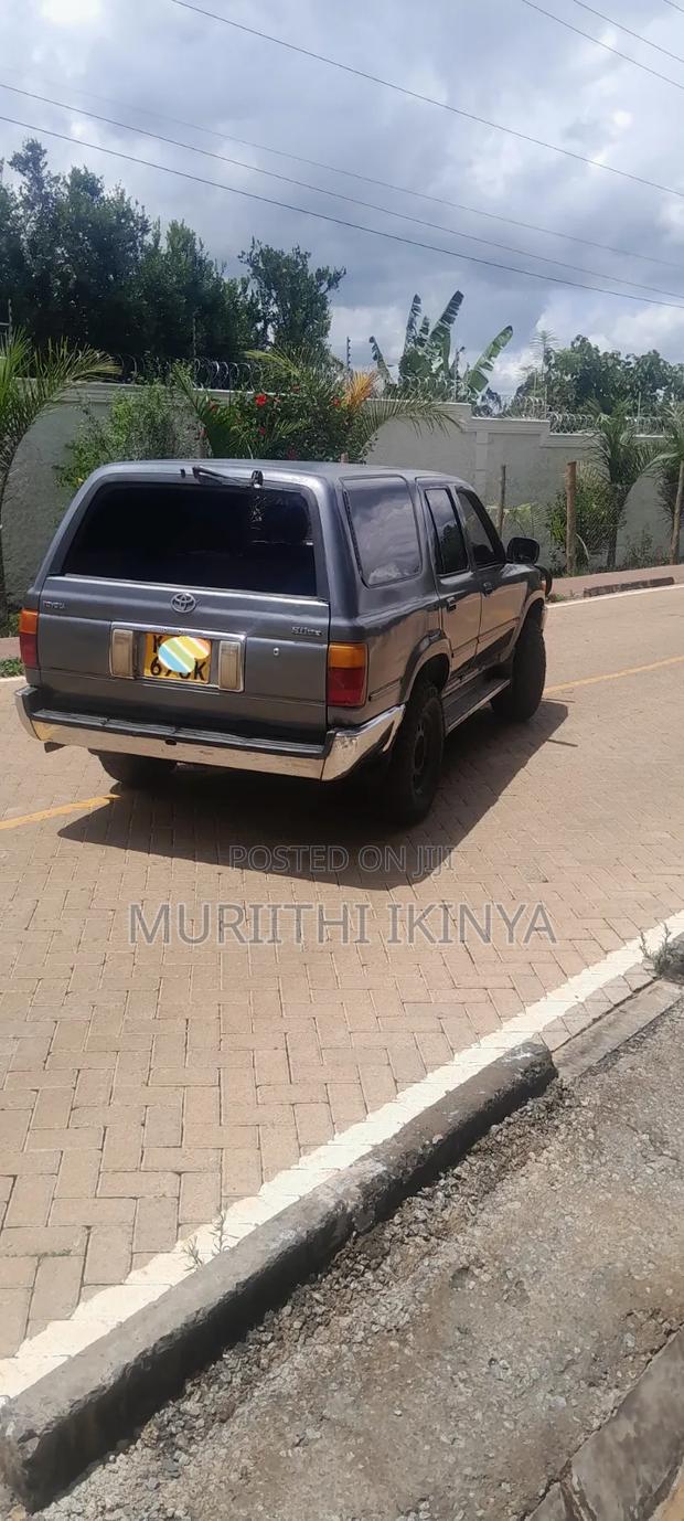 Toyota Hilux 1998 Gray