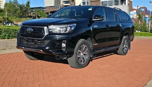 Toyota Hilux 2019 Black
