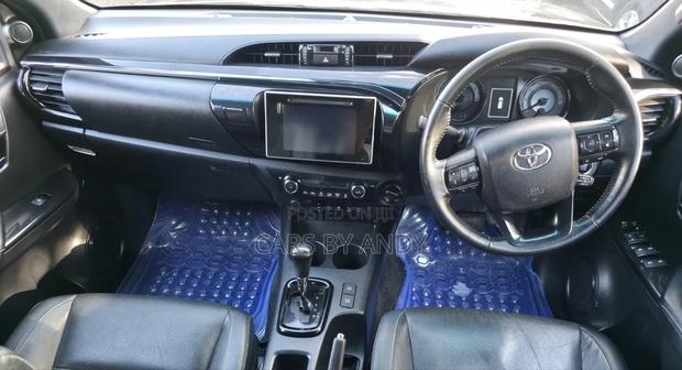 Toyota Hilux 2019 Black
