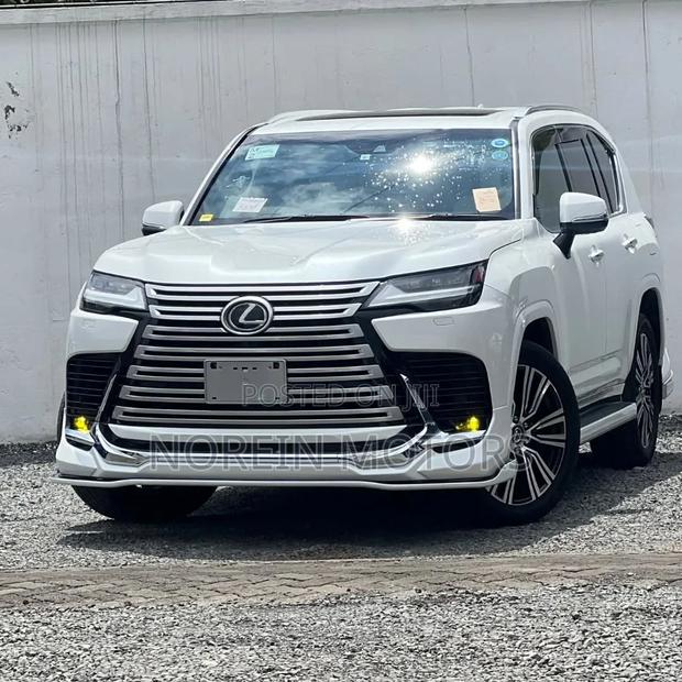 Lexus LX 2023 White