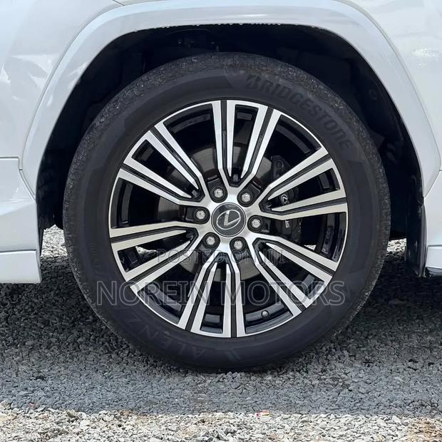 Lexus LX 2023 White