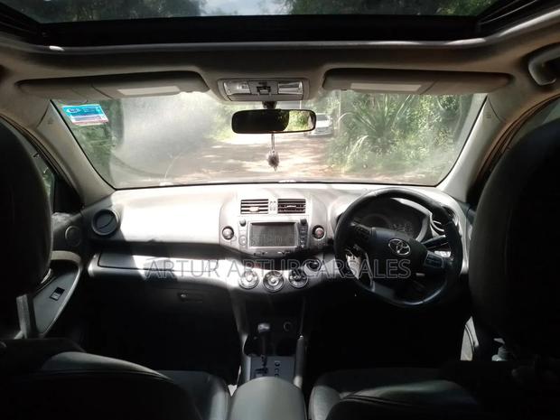 Toyota Vanguard 2011 Black
