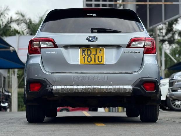 Subaru Outback 2.5i Limited 4dr Wagon AWD (2.5L 4cyl CVT) 2015