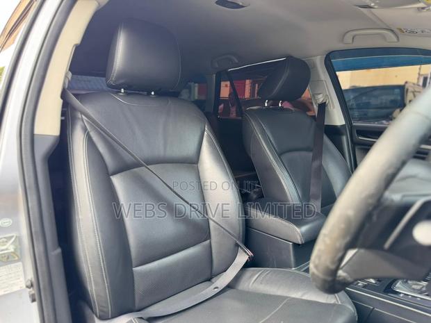 Subaru Outback 2.5i Limited 4dr Wagon AWD (2.5L 4cyl CVT) 2015