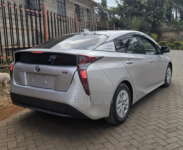 Toyota Prius 2018 Silver