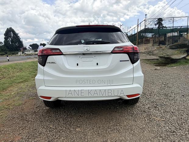 Honda Vezel 1.5 Hybrid 2WD 2018 Pearl