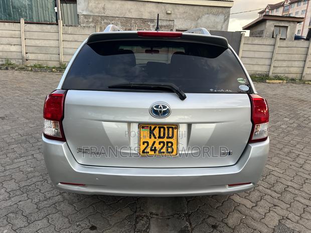 Toyota Corolla Fielder 2014 Silver