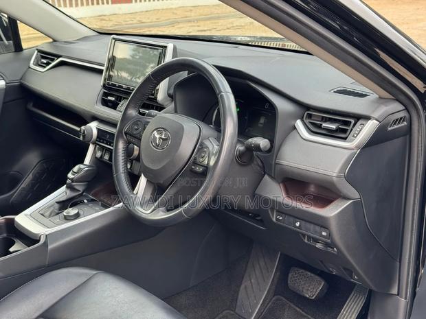 Toyota RAV4 Hybrid 2019 Matt Black