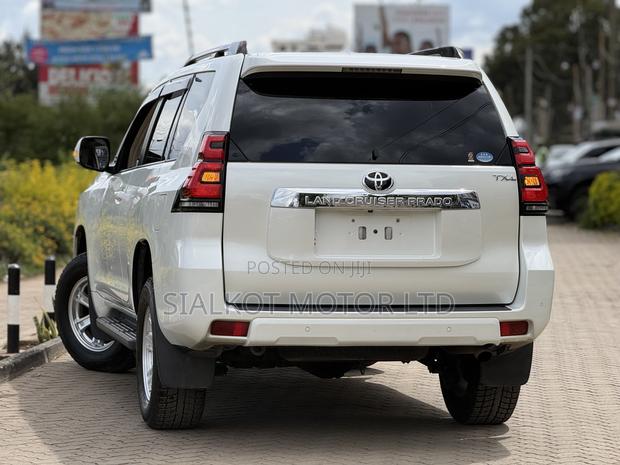 Toyota Land Cruiser Prado 2.7 2020 White